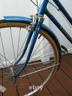 Schwinn Suburban Womens Vintage Five Speed Road Bicycle