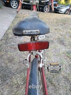 Schwinn Varsity Bicycle Red VTG 10 Speed 1970s Chicago USA Kickstand Outdoors