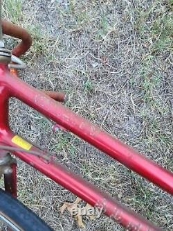 Schwinn Varsity Bicycle Red VTG 10 Speed 1970s Chicago USA Kickstand Outdoors