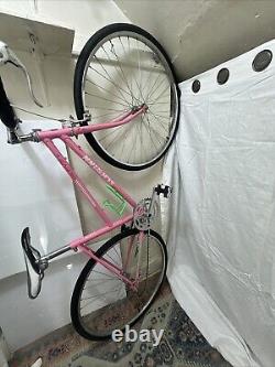 Schwinn Vintage Lady's Bike, 26 X 2 3/8 Tires, Caliente Pink