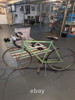 Schwinn World Traveler Vintage Racing Bike Green Steel Frame