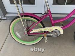 Schwinn bicycle Girls Spirit Bicycle Vintage. Hot pink