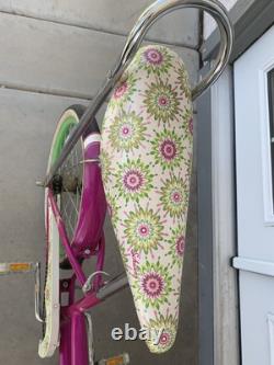Schwinn bicycle Girls Spirit Bicycle Vintage. Hot pink