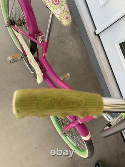 Schwinn bicycle Girls Spirit Bicycle Vintage. Hot pink