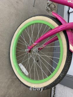 Schwinn bicycle Girls Spirit Bicycle Vintage. Hot pink