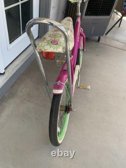Schwinn bicycle Girls Spirit Bicycle Vintage. Hot pink