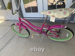 Schwinn bicycle Girls Spirit Bicycle Vintage. Hot pink