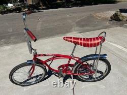 Schwinn deluxe stingray bicycle vintage