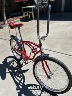 Schwinn deluxe stingray bicycle vintage