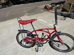 Schwinn deluxe stingray bicycle vintage