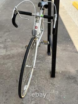 Schwinn world, Vintage Bicycle, Slntour Groupset, 27x 1 1/4 Tires