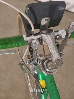 VINTAGE 1976 SCHWINN VARSITY 10-Speed Bicycle Green 22 Frame November LM502122 VINTAGE 1976 SCHWINN VARSITY 10-Speed Bicycle Green 22 Frame November LM502122