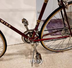 VINTAGE 1980s SCHWINN WORLD SPORT MENS 10 SPEED BICYCLE Burgundy Color New TIRES