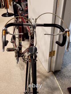 VINTAGE 1980s SCHWINN WORLD SPORT MENS 10 SPEED BICYCLE Burgundy Color New TIRES