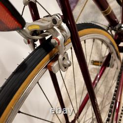 VINTAGE 1980s SCHWINN WORLD SPORT MENS 10 SPEED BICYCLE Burgundy Color New TIRES VINTAGE 1980s SCHWINN WORLD SPORT MENS 10 SPEED BICYCLE Burgundy Color New TIRES