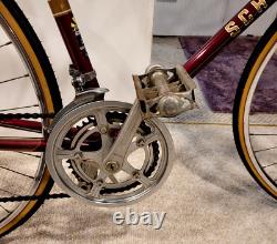 VINTAGE 1980s SCHWINN WORLD SPORT MENS 10 SPEED BICYCLE Burgundy Color New TIRES