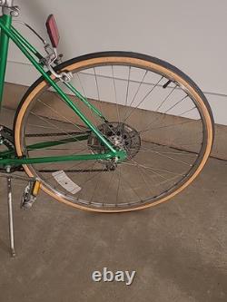 VINTAGE Green November 1976 SCHWINN VARSITY 10 SPEED 22 Inch Frame LM502122