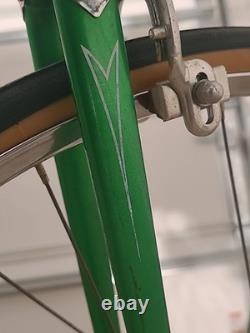 VINTAGE Green November 1976 SCHWINN VARSITY 10 SPEED 22 Inch Frame LM502122