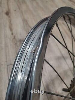 VINTAGE SCHWINN STINGRAY S-2 REAR WHEEL center STAMP 20 X 2.125 red band bendix