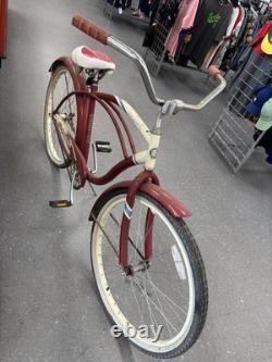 VTG Schwinn Legacy 26-inch cruiser bicycle