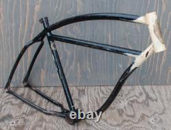 Vintage 1940 Prewar Schwinn The World Bike FRAME 26Tank Cruiser Bicycle Klunker Vintage 1940 Prewar Schwinn The World Bike FRAME 26Tank Cruiser Bicycle Klunker