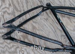 Vintage 1940 Prewar Schwinn The World Bike FRAME 26Tank Cruiser Bicycle Klunker Vintage 1940 Prewar Schwinn The World Bike FRAME 26Tank Cruiser Bicycle Klunker