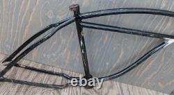 Vintage 1940 Prewar Schwinn The World Bike FRAME 26Tank Cruiser Bicycle Klunker Vintage 1940 Prewar Schwinn The World Bike FRAME 26Tank Cruiser Bicycle Klunker