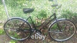 Vintage 1960s 19.5 Schwinn Breeze Black 26 cruiser USA Chicago coaster brake