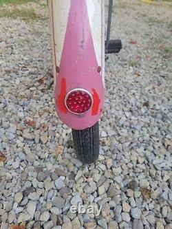 Vintage 1960s Schwinn CATALINA 1960 Pink Womans Ladies Bicycle 26 Bike