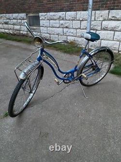 Vintage 1964 Schwinn Deluxe American bike