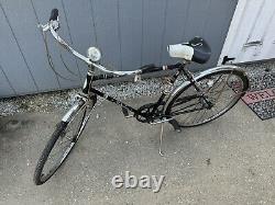 Vintage 1967 Schwinn Deluxe Racer Bike with Working Light Black/Red/White