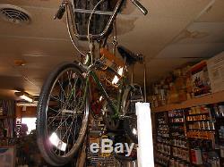 Vintage 1968 SCHWINN STINGRAY FASTBACK 5 SPEED Repo seat. Great Bike