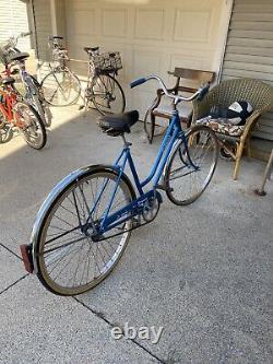 Vintage 1970 USA Schwinn Breeze Woman's Bicycle