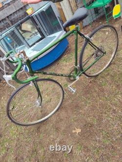 Vintage 1970's Era Schwinn Varsity 10 Speed Bicycle 27 Wheels