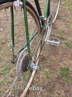 Vintage 1970's Era Schwinn Varsity 10 Speed Bicycle 27 Wheels