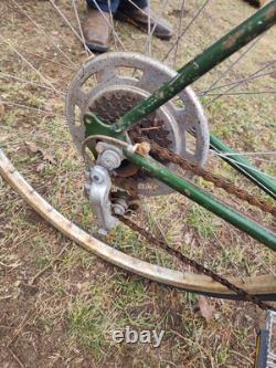 Vintage 1970's Era Schwinn Varsity 10 Speed Bicycle 27 Wheels