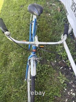 Vintage 1970's Schwinn Suburban Women's Blue Bicycle