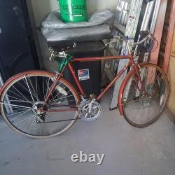 Vintage 1970 to 80s Chicago Schwinn Bike World Tourist Bicycle men
