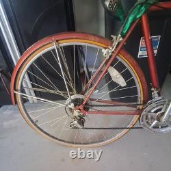 Vintage 1970 to 80s Chicago Schwinn Bike World Tourist Bicycle men