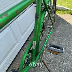 Vintage 1970s Men's Green Schwinn Suburban Bicycle