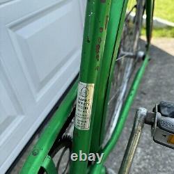 Vintage 1970s Men's Green Schwinn Suburban Bicycle