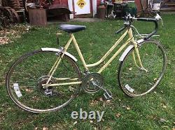 Vintage 1970s Schwinn Girls Sportabout 10 Speed Bicycle