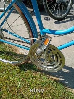 Vintage 1970s Schwinn Suburban Bike