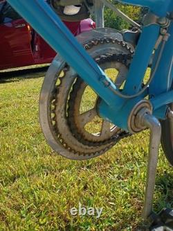 Vintage 1970s Schwinn Suburban Bike