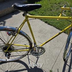 Vintage 1970s Schwinn Varsity 10 Speed Road Bike Opaque Lemon 27x1 1/4 S-6 Rims