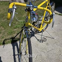 Vintage 1970s Schwinn Varsity 10 Speed Road Bike Opaque Lemon 27x1 1/4 S-6 Rims