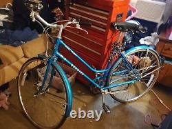 Vintage 1970s Schwinn World Tourist 10 Speed Road Bike