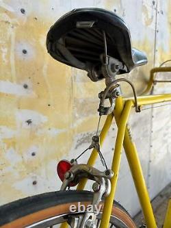 Vintage 1971-72 Schwinn CONTINENTAL 10 speed bicycle ORIGINAL Yellow 27