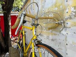 Vintage 1971-72 Schwinn CONTINENTAL 10 speed bicycle ORIGINAL Yellow 27