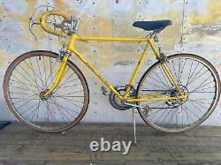 Vintage 1971-72 Schwinn CONTINENTAL 10 speed bicycle ORIGINAL Yellow 27